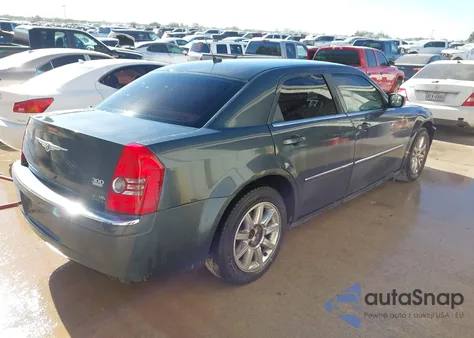 2008 Chrysler 300 Limited из США, поврежденный, VIN 2C3KA33G68H139481